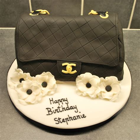 gateau anniversaire sac chanel|Les plus beaux gateaux d'anniversaire en forme de sac a main.